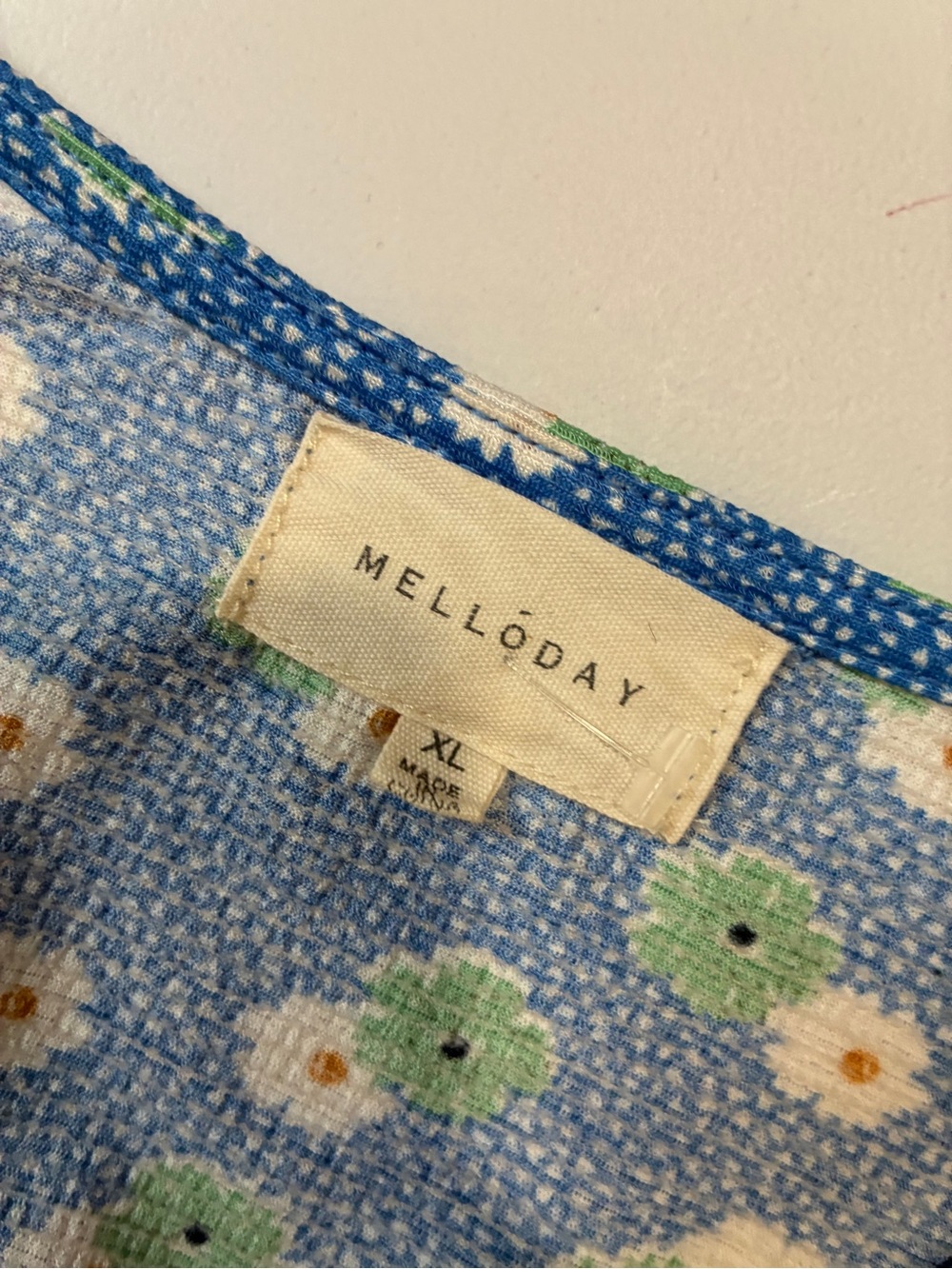 MELLODAY Blue Floral V-Neck Smocked Hem Blouse - Picture 2 of 7